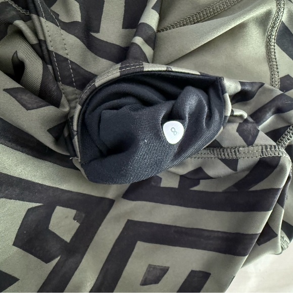 Lululemon Geometric Patterned Leggings - Picture 4 of 4